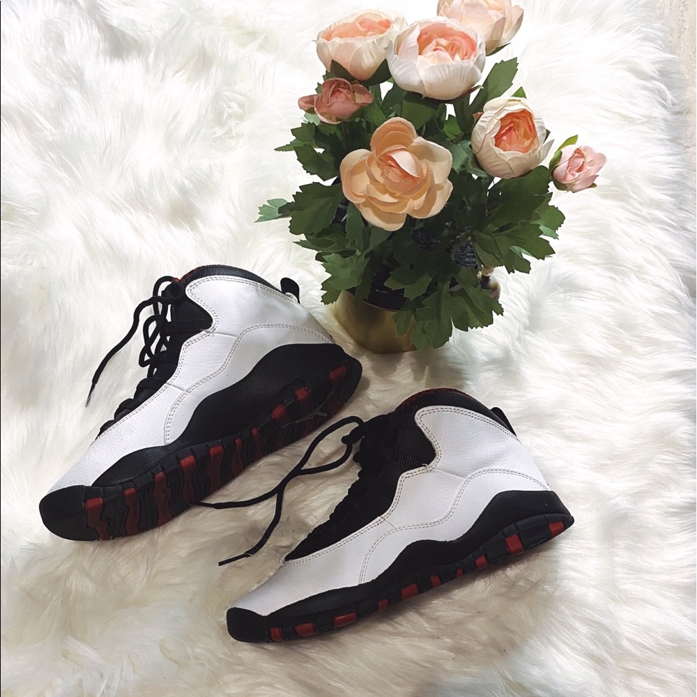 Nike Air Jordan 10 “Chicago” GS ❤️